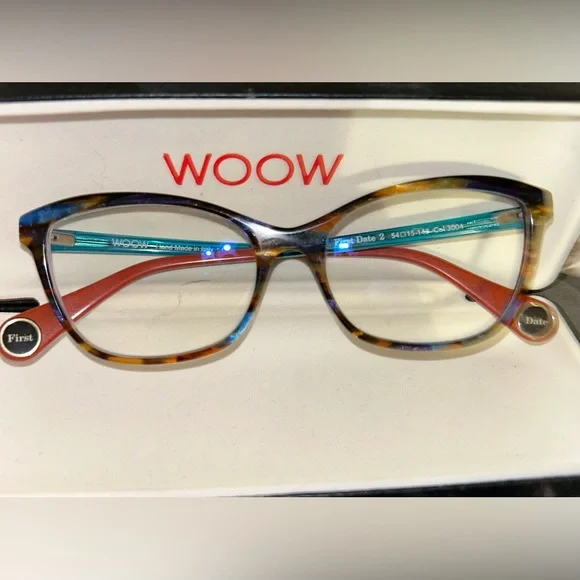 Women’s WOW Glasses. Sold with case. - Picture 1 of 2